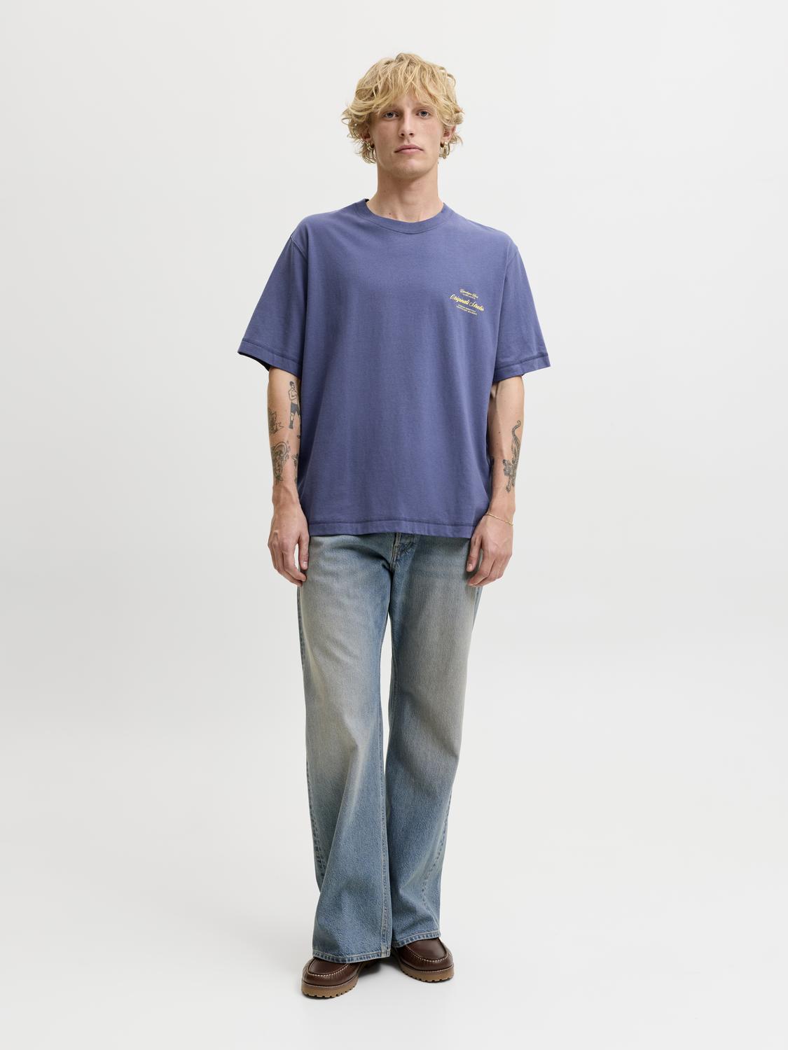 model_shot-front_full
